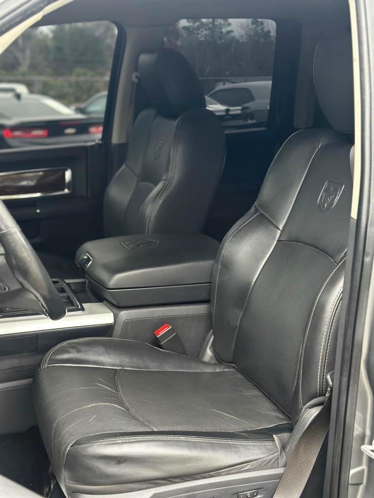 Dodge 15002Wd Quad Cab 140.5" Laramie - Thumbnail 7