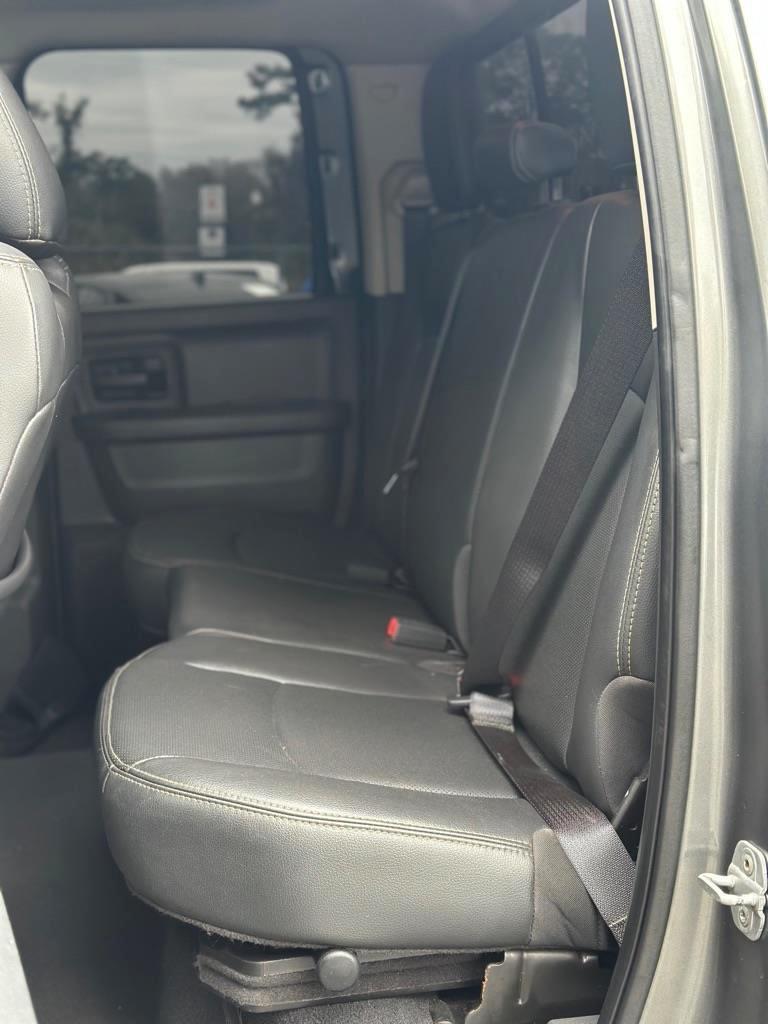 Dodge 15002Wd Quad Cab 140.5" Laramie - Thumbnail 8