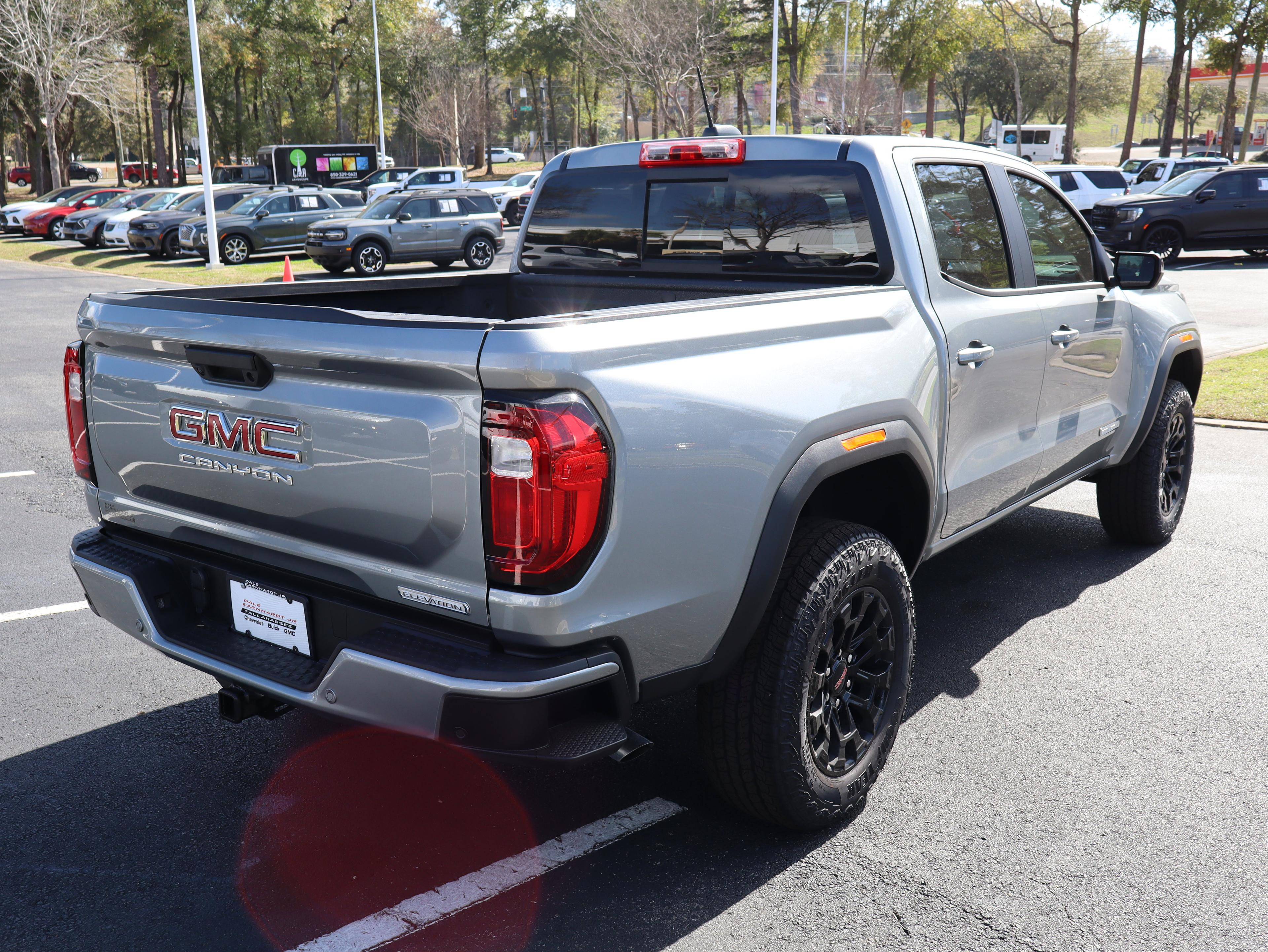 Gmc Canyon Elevation Rear Wheel Drive Crew Cab - Thumbnail 9