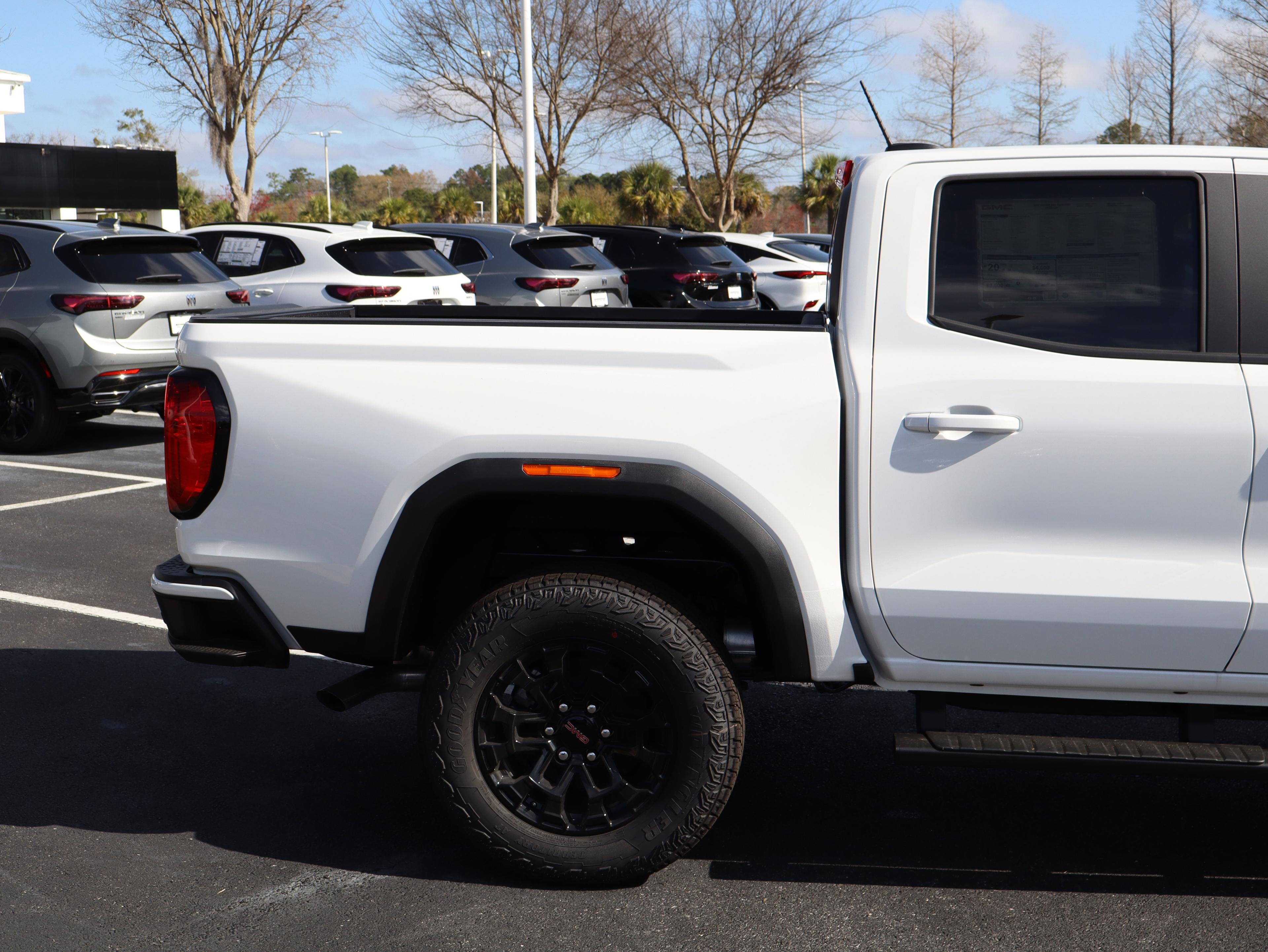 Gmc Canyon Elevation Rear Wheel Drive Crew Cab - Thumbnail 10