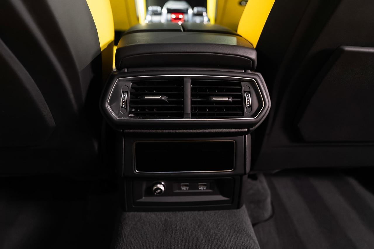 Lamborghini Urus - Thumbnail 15