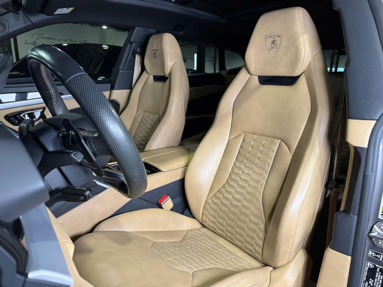 Lamborghini Urus - Thumbnail 10