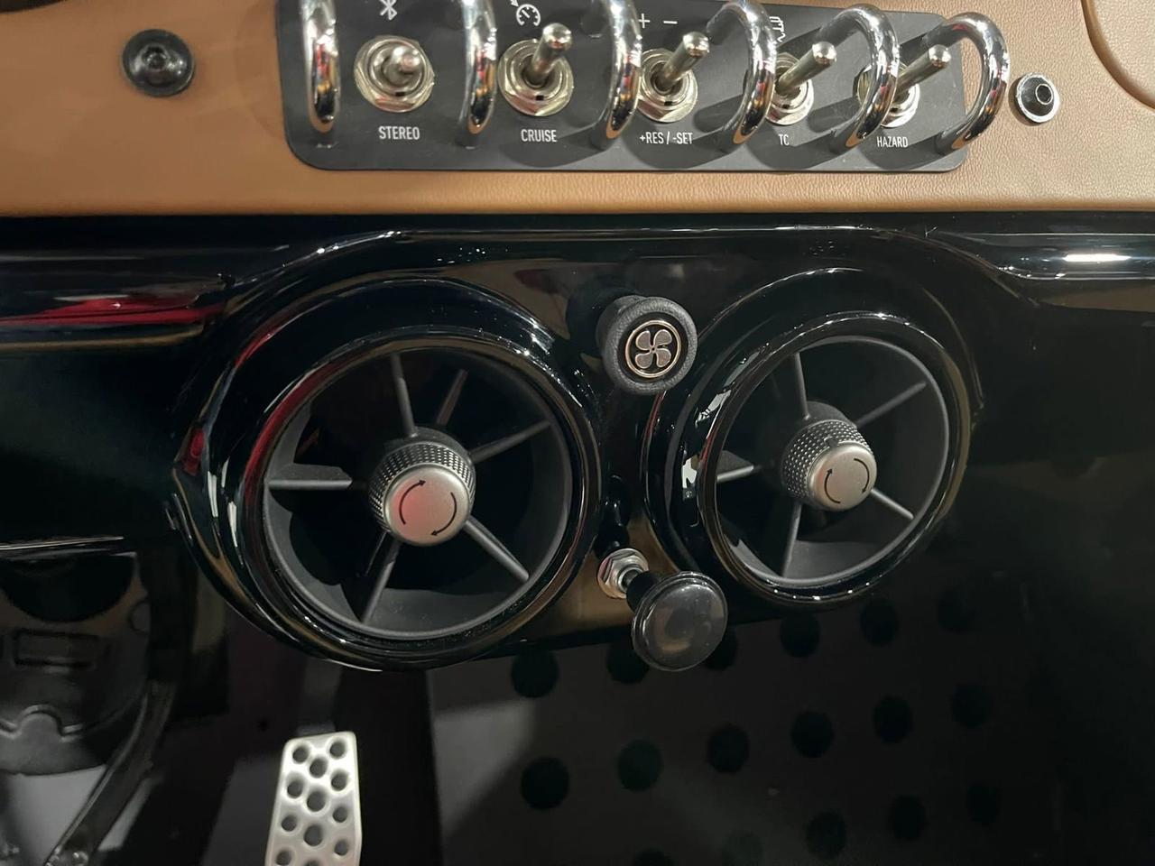 Vanderhall Carmel - Thumbnail 16