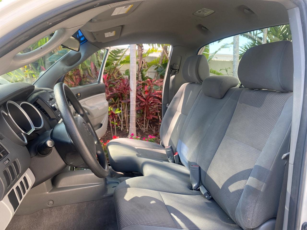 Toyota Tacoma - Thumbnail 11