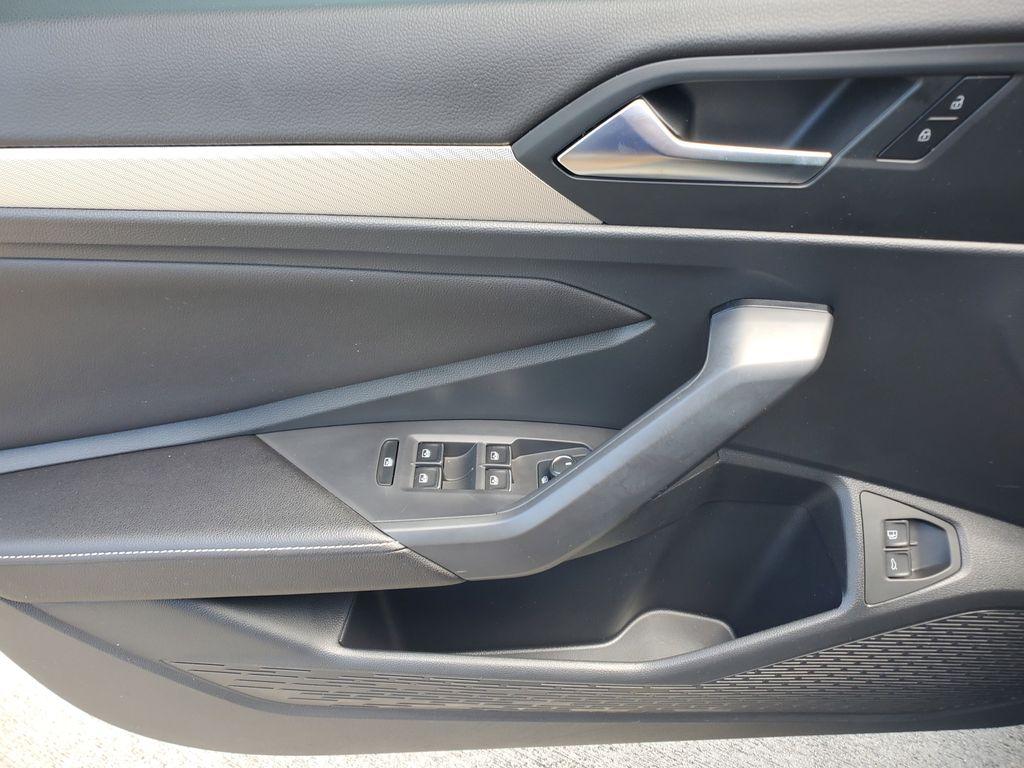 Volkswagen Jetta 1.5T Sport In Hollywood Fl | 3Vwbm7Bu6Pm022112 | Toyota Of Hollywood'S Amazinn Used Cars - Thumbnail 16