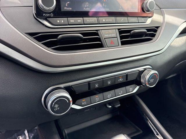 Nissan Altima 2.5 Sr In Hollywood Fl | 1N4Bl4Cv4Rn384210 | Toyota Of Hollywood'S Amazinn Used Cars - Thumbnail 4