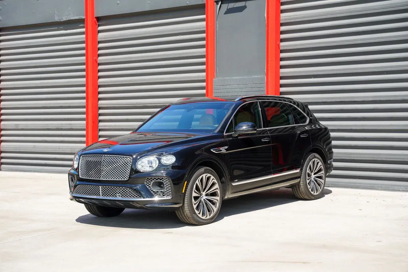 Bentley Bentayga V8 - View 1