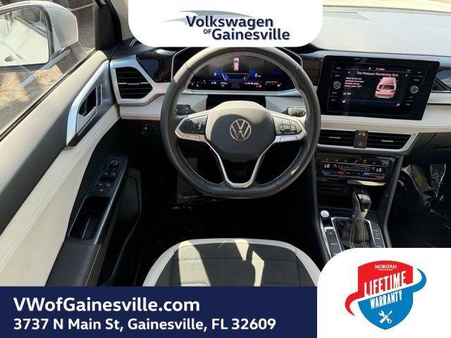 Volkswagen Taos Se Fwd Sport Utility - Thumbnail 16
