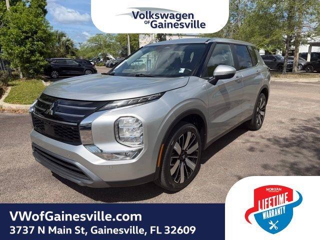 Mitsubishi Outlander Se With Navigation - Thumbnail 4