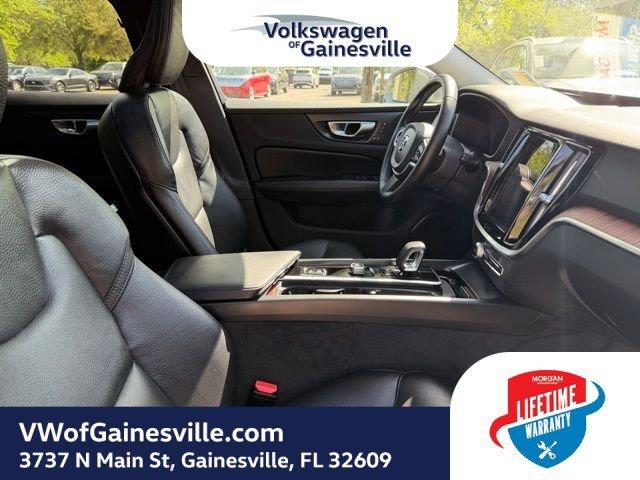 Volvo V60 Cross Country Plus With Navigation & Awd - Thumbnail 10