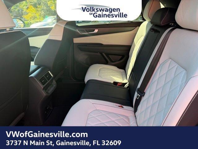 Volkswagen Atlas Cross Sport 2.0T Sel Premium R-Line With Navigation & Awd - Thumbnail 8