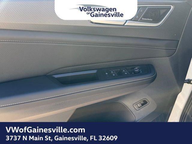 Volkswagen Atlas Cross Sport 2.0T Sel Premium R-Line With Navigation & Awd - Thumbnail 13