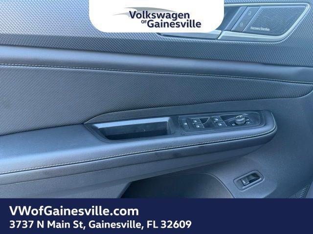 Volkswagen Atlas Cross Sport 2.0T Sel Premium R-Line With Navigation & Awd - Thumbnail 13