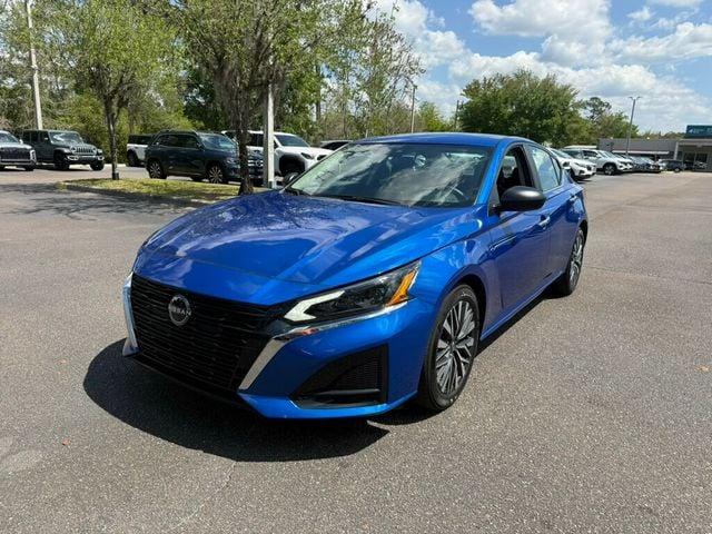 Nissan Altima SV FWD - View 1