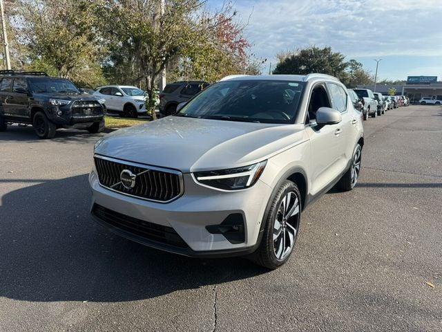 Volvo XC40 B5 AWD Plus Bright Theme - View 1