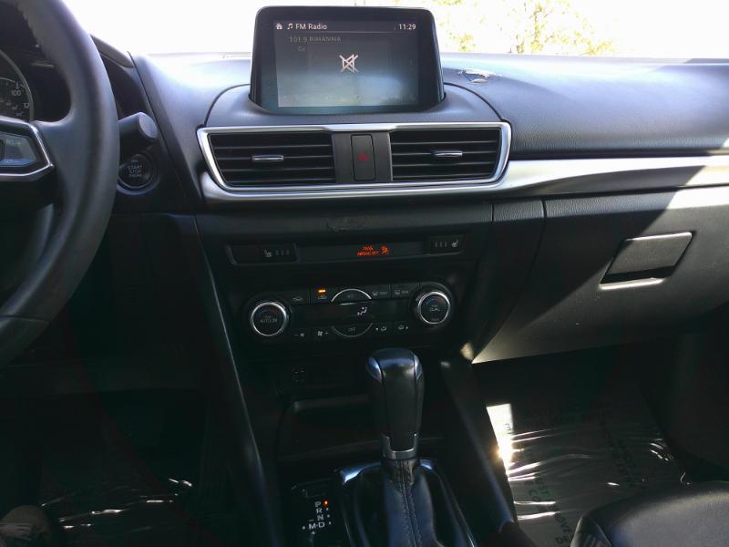 Mazda Mazda3S Touring At 4-Door - Thumbnail 15