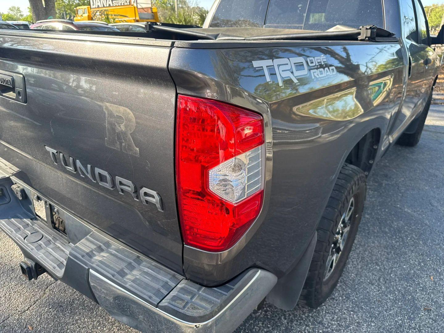 Toyota Tundra Double Cab Sr5 Pickup 4D 6 1/2 Ft - Thumbnail 18