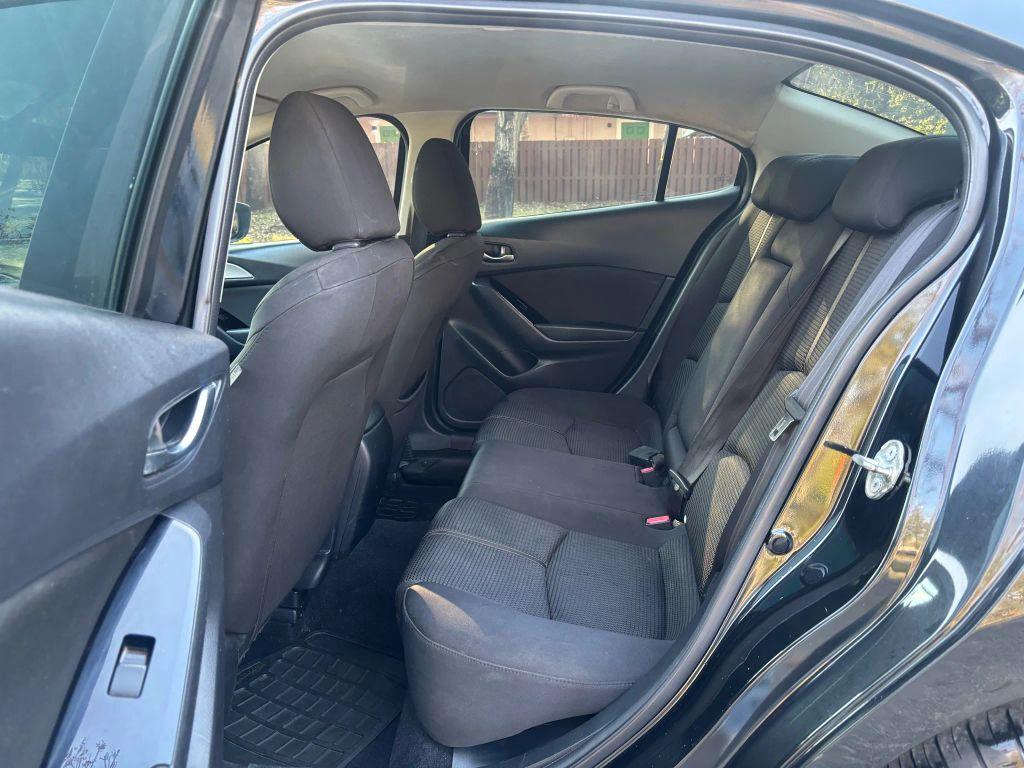 Mazda Mazda3 - Thumbnail 12