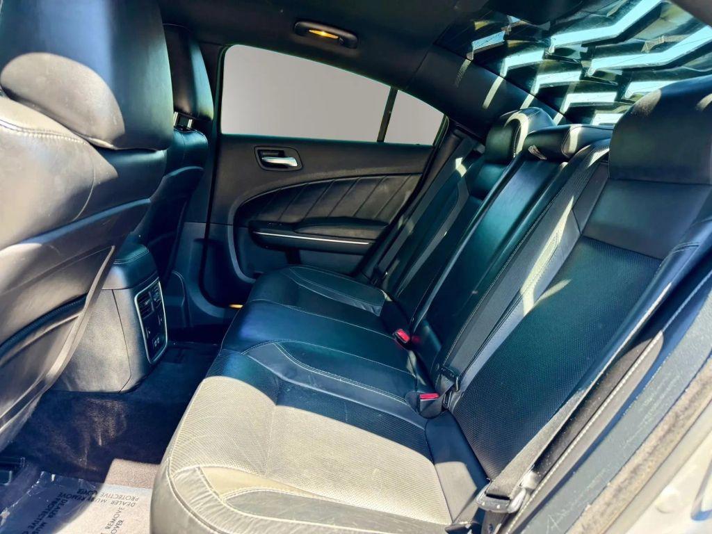 Dodge Charger - Thumbnail 13