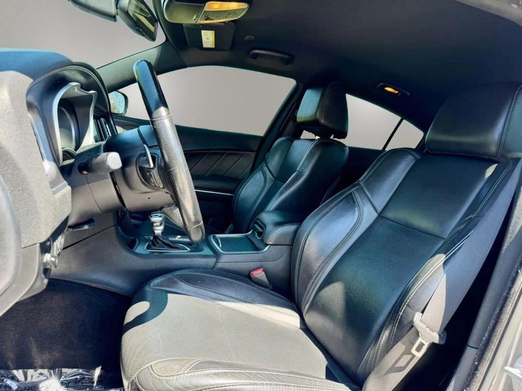 Dodge Charger - Thumbnail 12