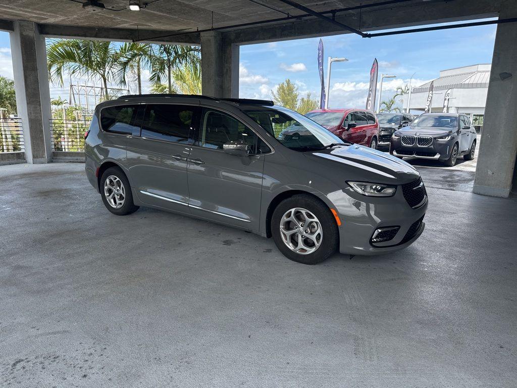 Chrysler Pacifica - View 1