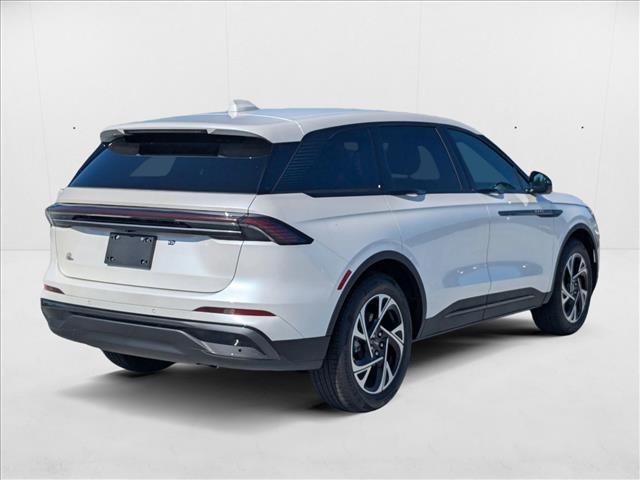 Lincoln Nautilus Premiere - Thumbnail 2