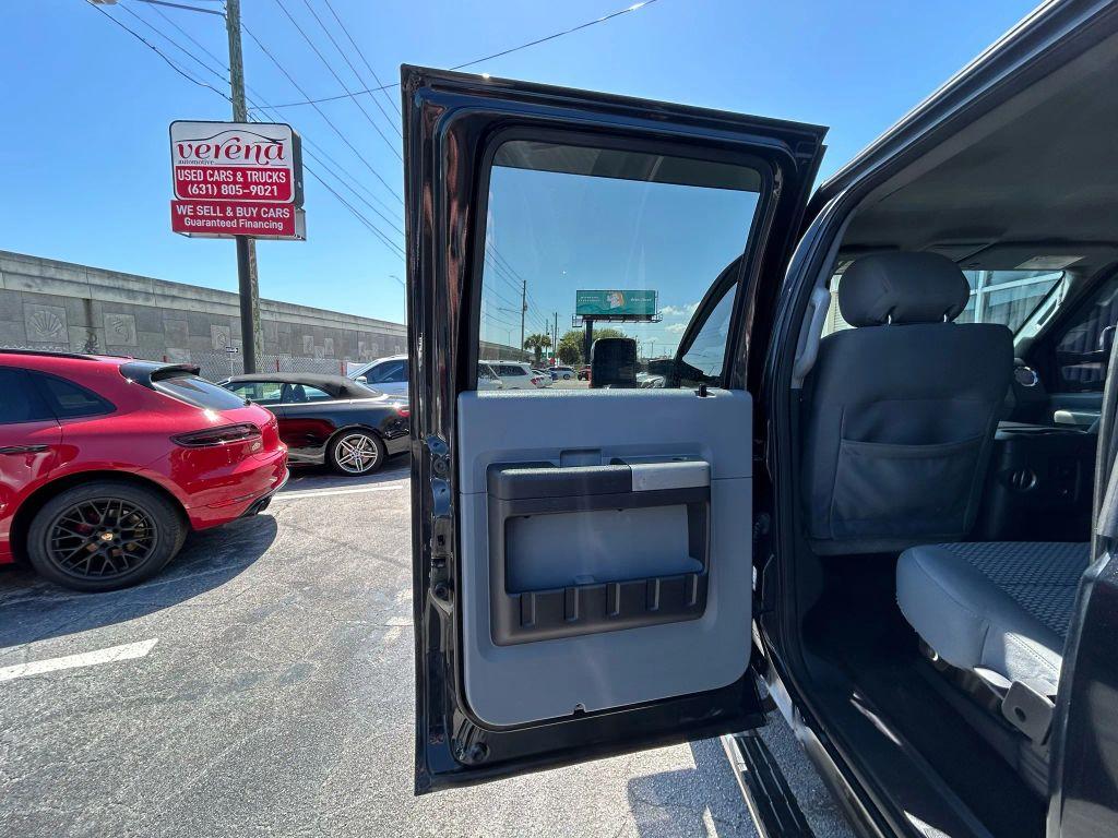 Ford F350 Super Duty Crew Cab - Thumbnail 18