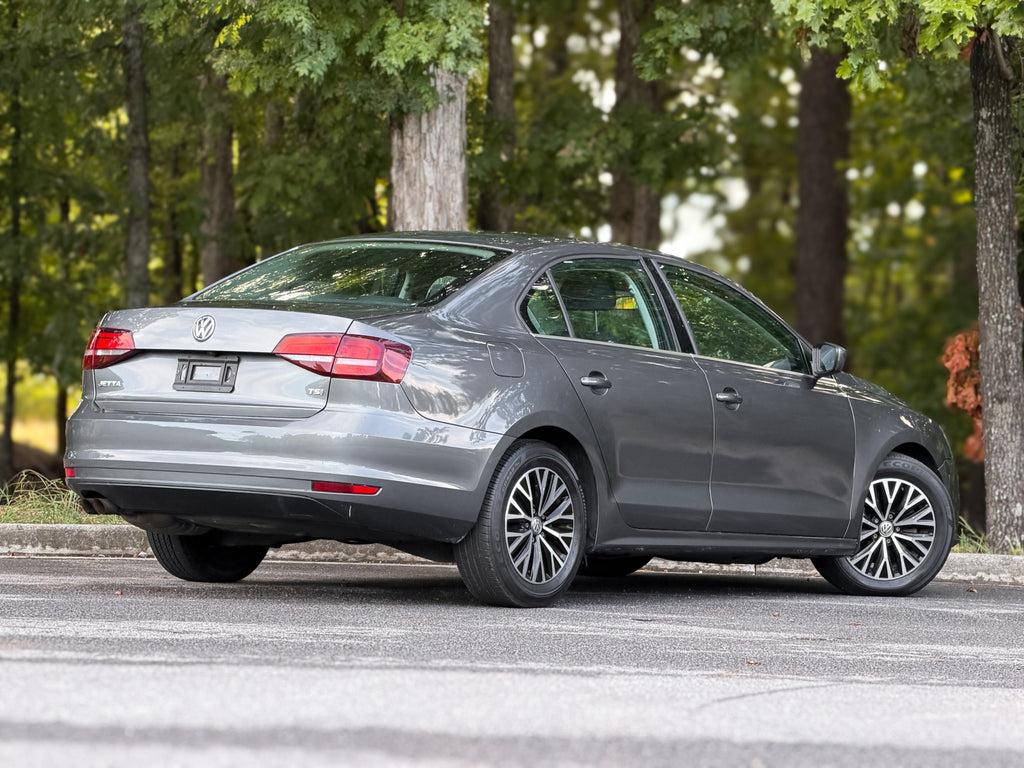 Volkswagen Jetta - Thumbnail 15