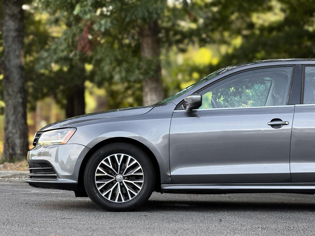 Volkswagen Jetta - Thumbnail 6