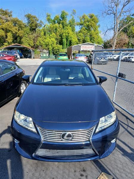 Lexus Es 350Sedan - View 1