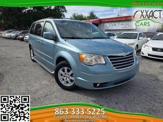 Chrysler Town & Country - Thumbnail 7
