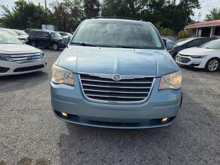 Chrysler Town & Country - Thumbnail 8