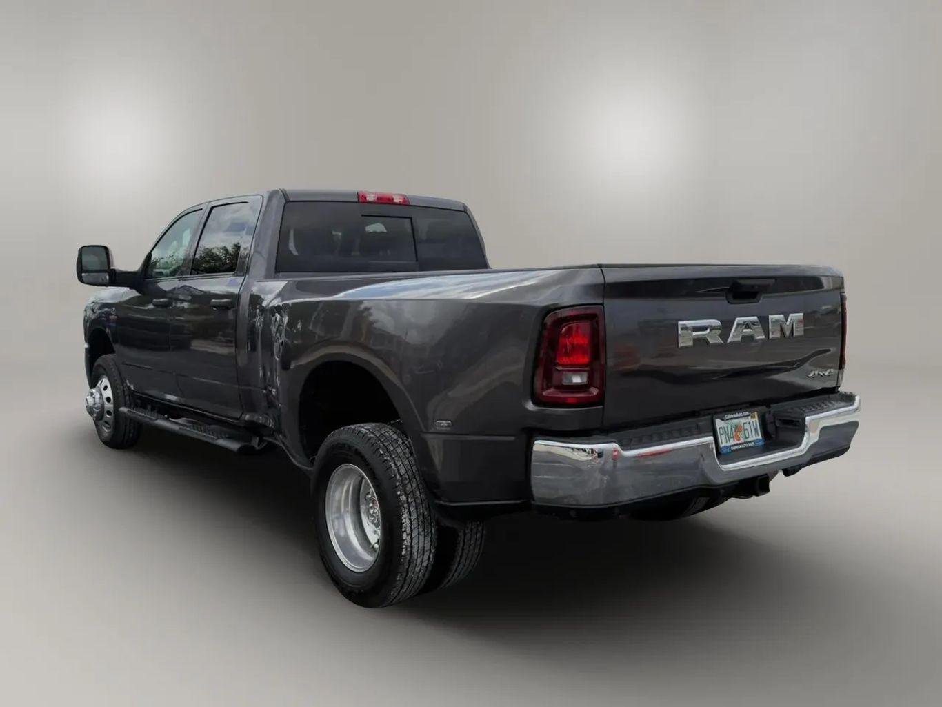 Ram 3500 Crew Cab - Thumbnail 11