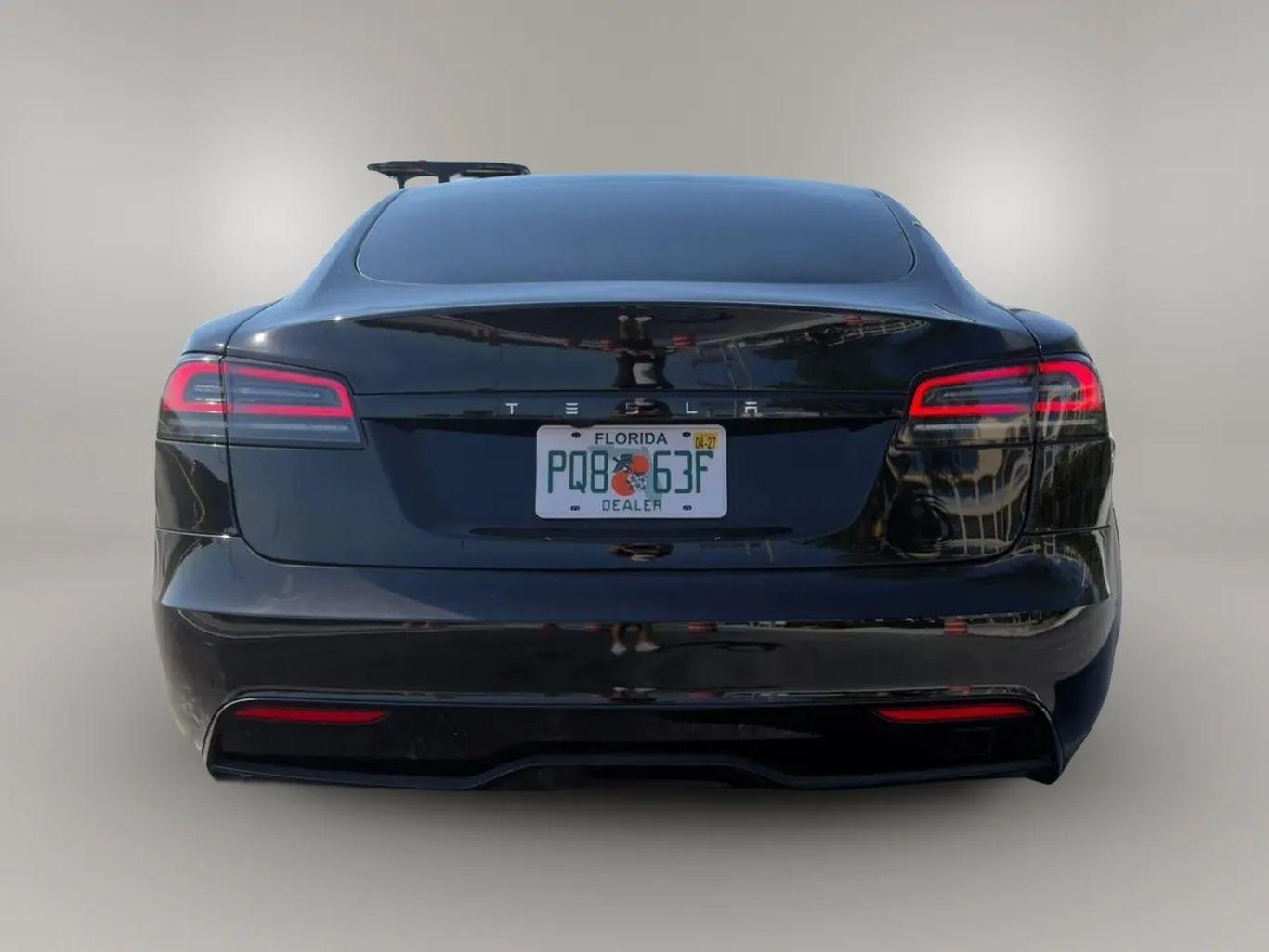 Tesla Model S - Thumbnail 13