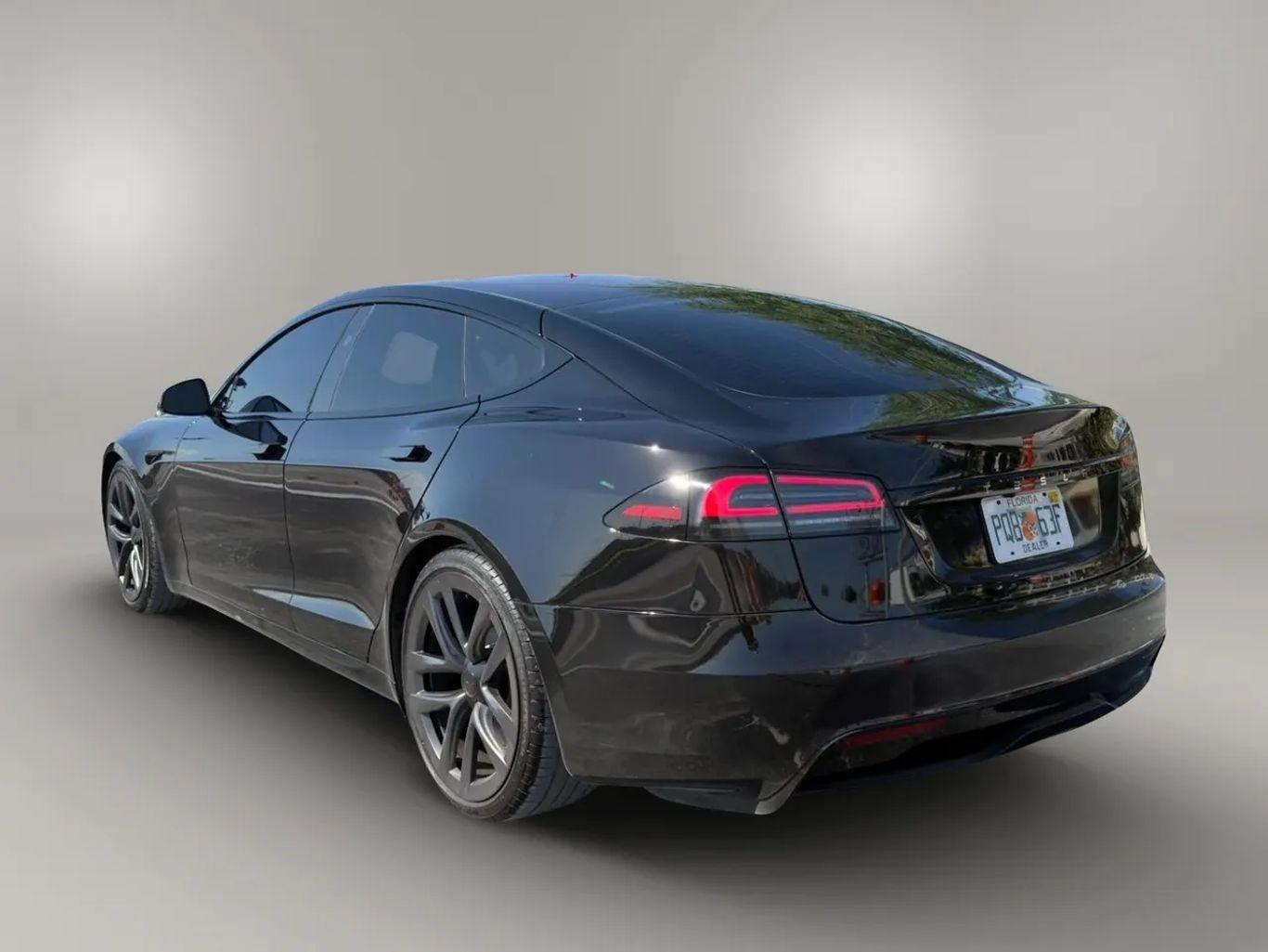 Tesla Model S - Thumbnail 12