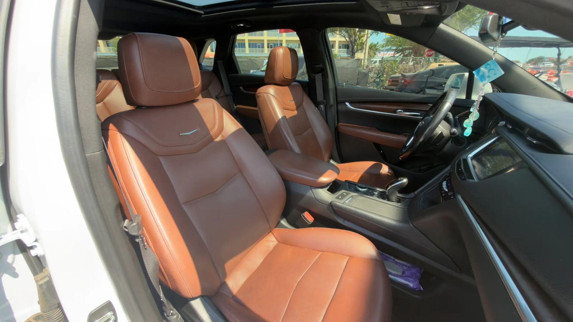 Cadillac Xt5 - Thumbnail 16