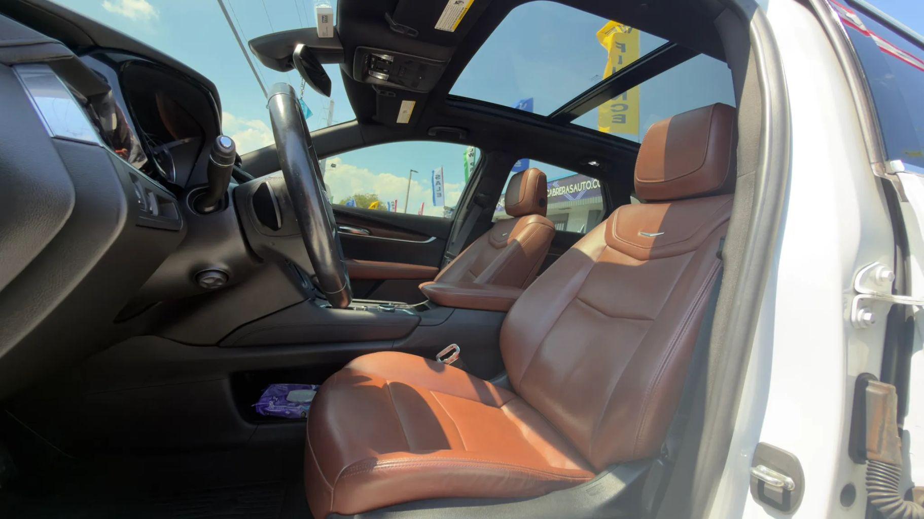 Cadillac Xt5 - Thumbnail 4