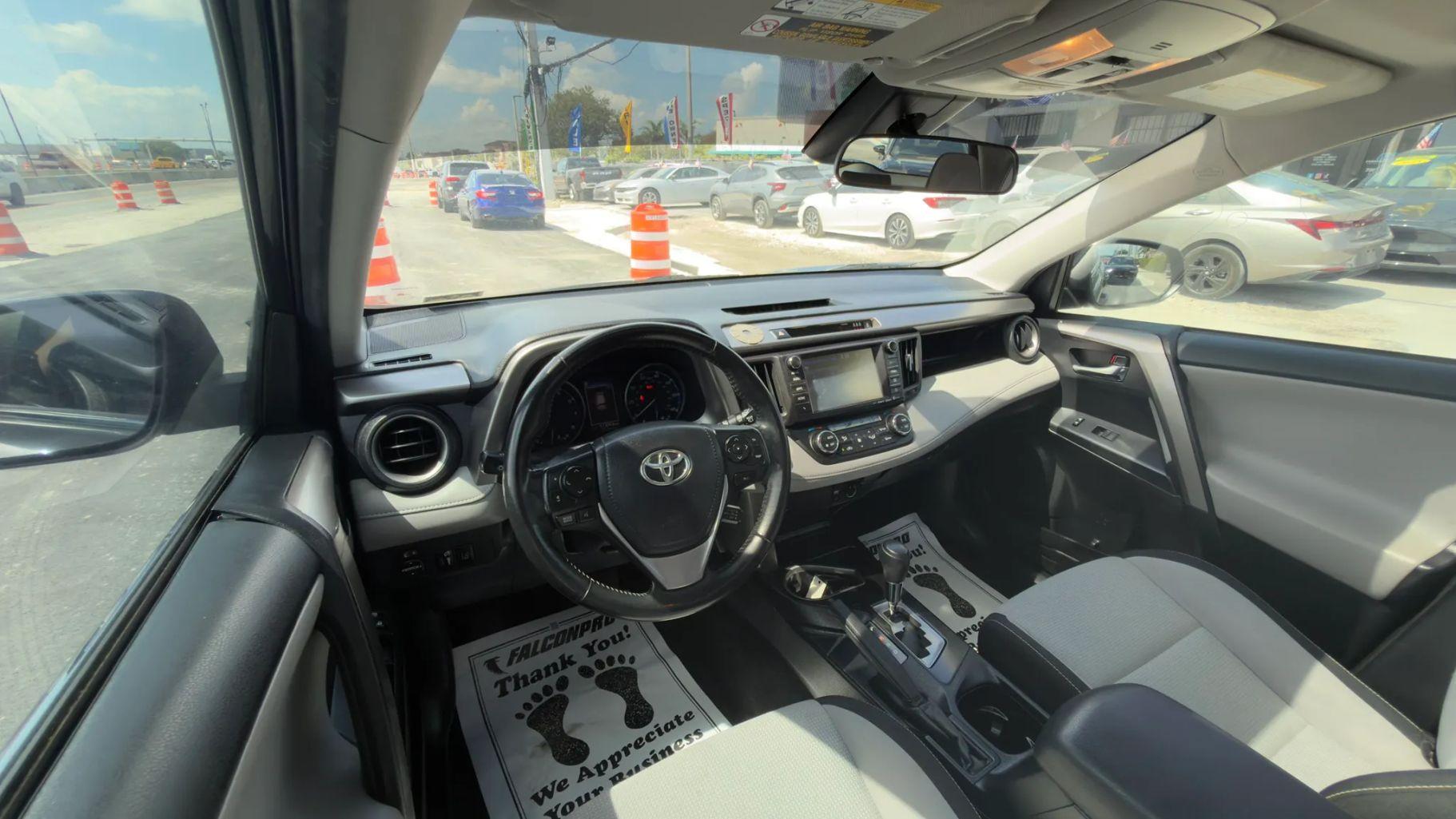 Toyota Rav4 - Thumbnail 3