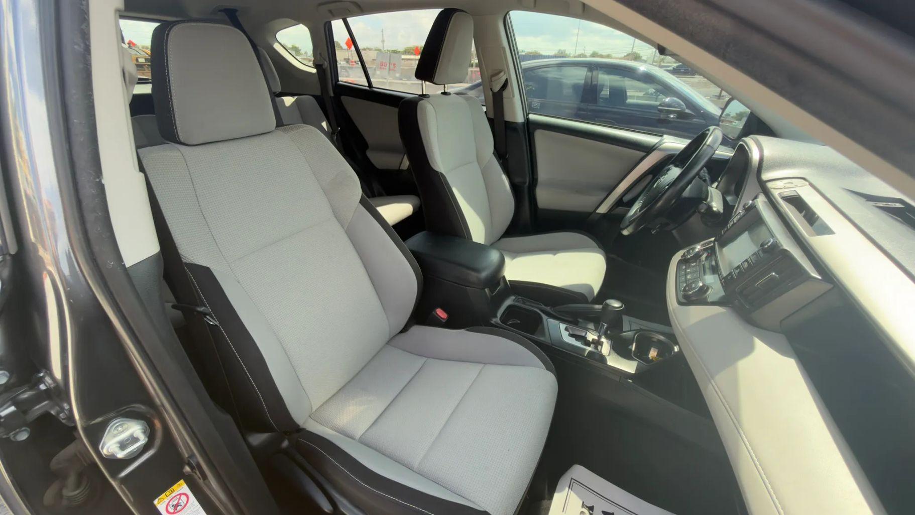 Toyota Rav4 - Thumbnail 16