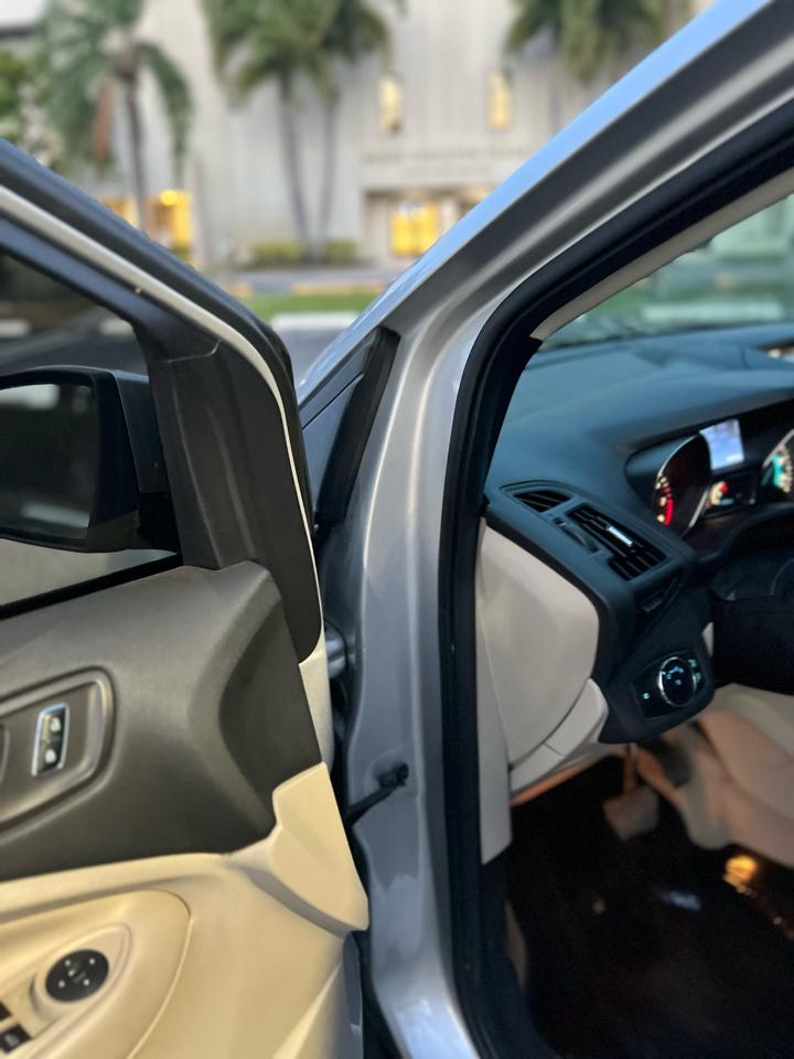 Ford Escape - Thumbnail 16