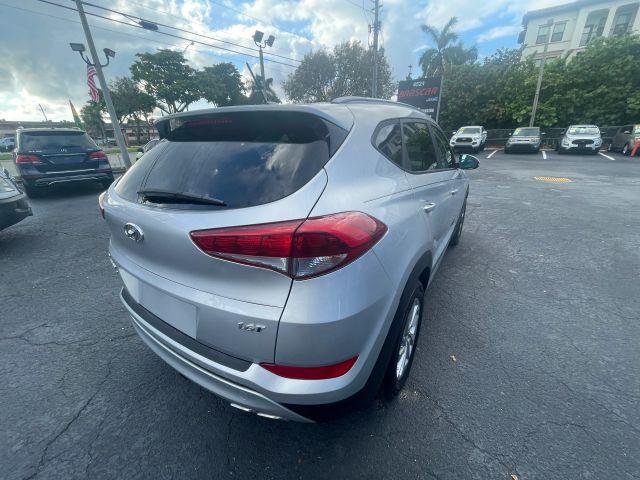 Hyundai Tucson - Thumbnail 9