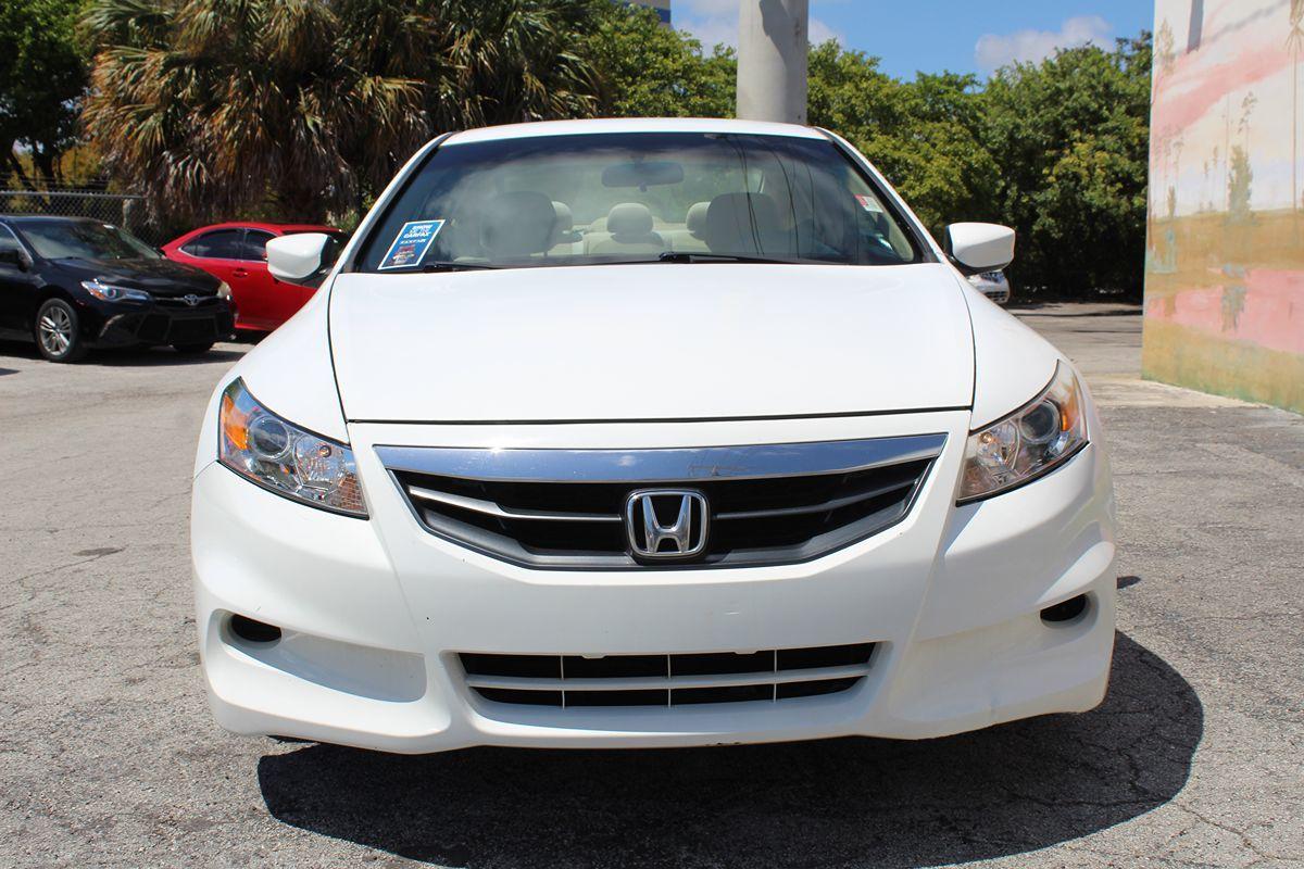 Honda Accord Coupe Only $8500 Cash** "No Financing" - Thumbnail 6