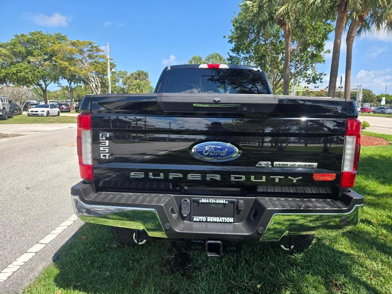 Ford F-350 Sdking Ranch Crew Cab 4Wd - Thumbnail 6