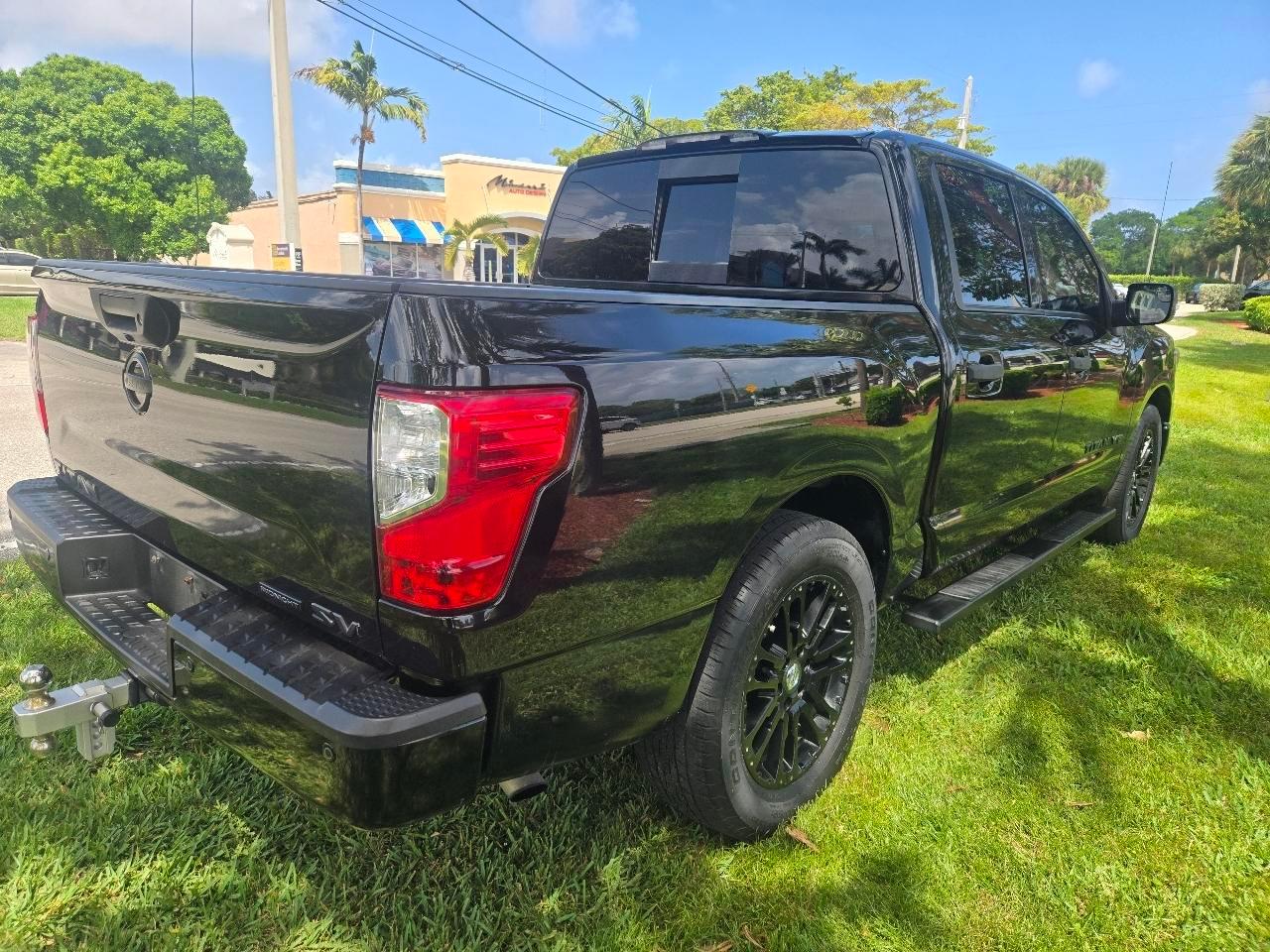 Nissan Titans Crew Cab 2Wd - Thumbnail 8