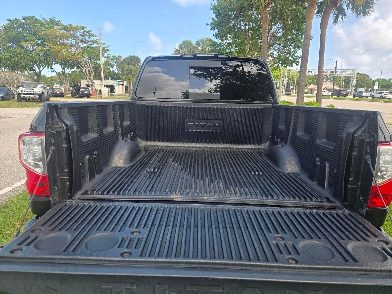 Nissan Titans Crew Cab 2Wd - Thumbnail 10