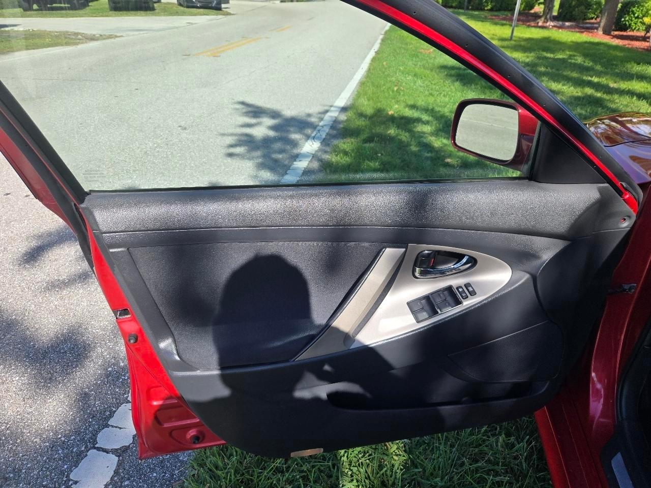 Toyota Camrybase 6-Spd At - Thumbnail 12