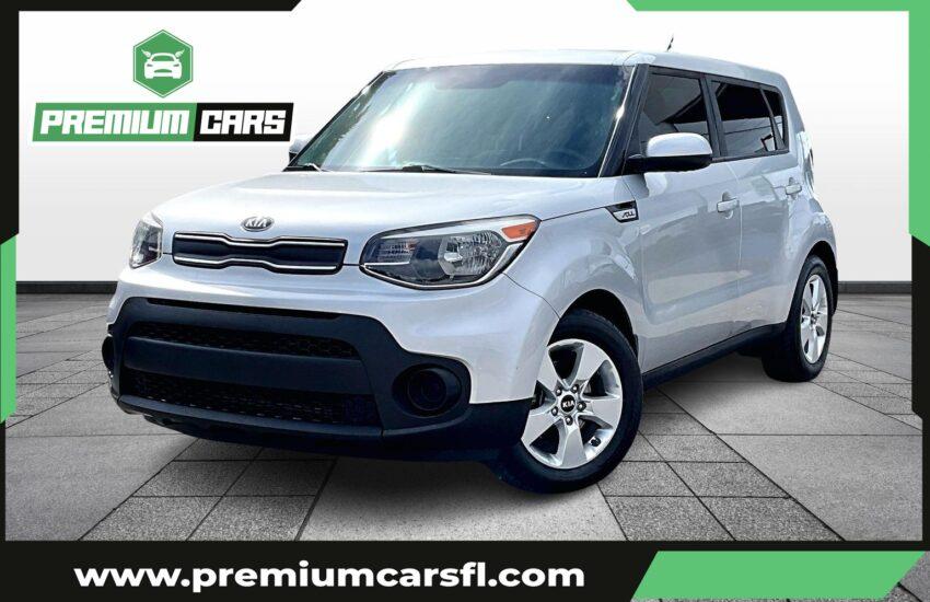Kia Soul Wagon 4D - Thumbnail 2