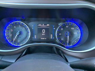 Chrysler Pacifica - Thumbnail 13