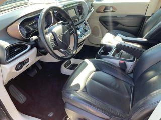 Chrysler Pacifica - Thumbnail 16