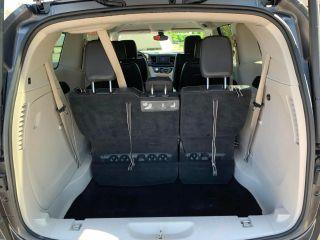 Chrysler Pacifica - Thumbnail 3